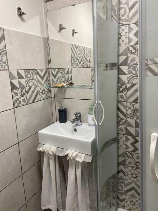 Il Nido Di Tiffany Appartement Massino Visconti Buitenkant foto