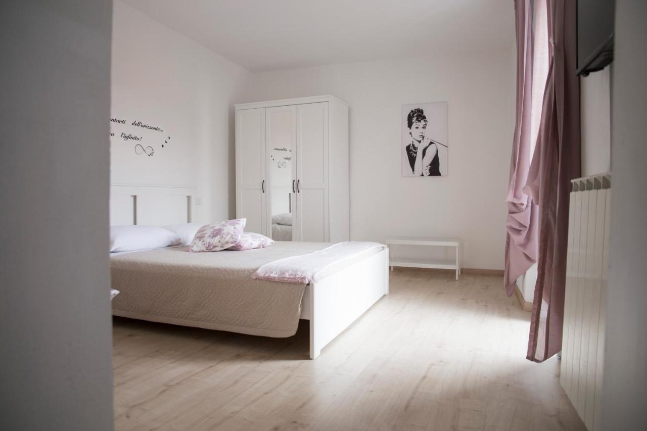 Il Nido Di Tiffany Appartement Massino Visconti Buitenkant foto