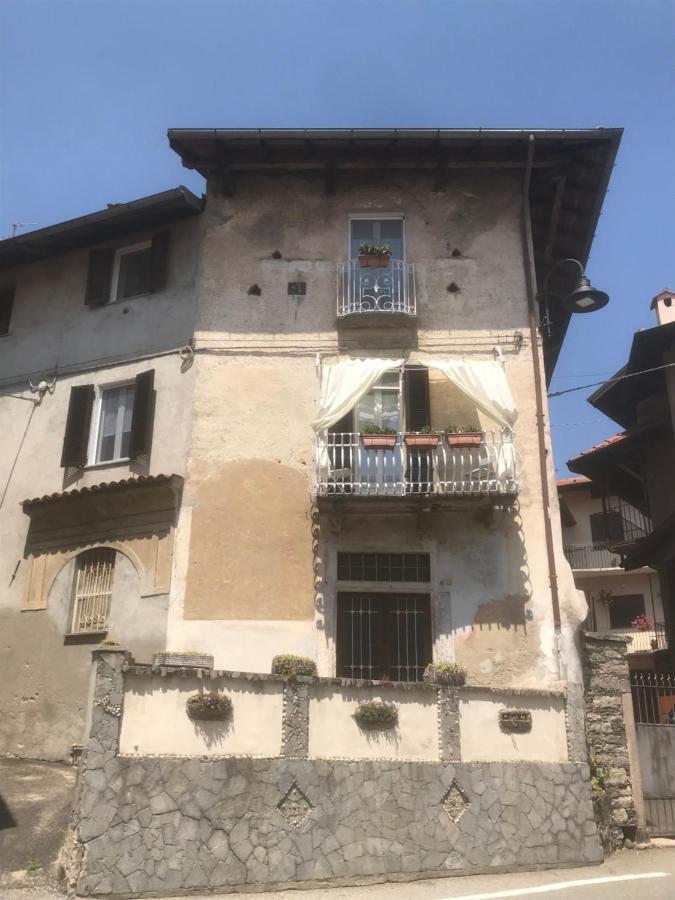Il Nido Di Tiffany Appartement Massino Visconti Buitenkant foto